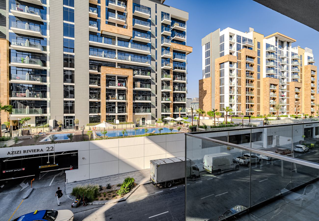 Apartment in Dubai - Stylish Studio  Apartment with Balcony & City Views | Azizi 25