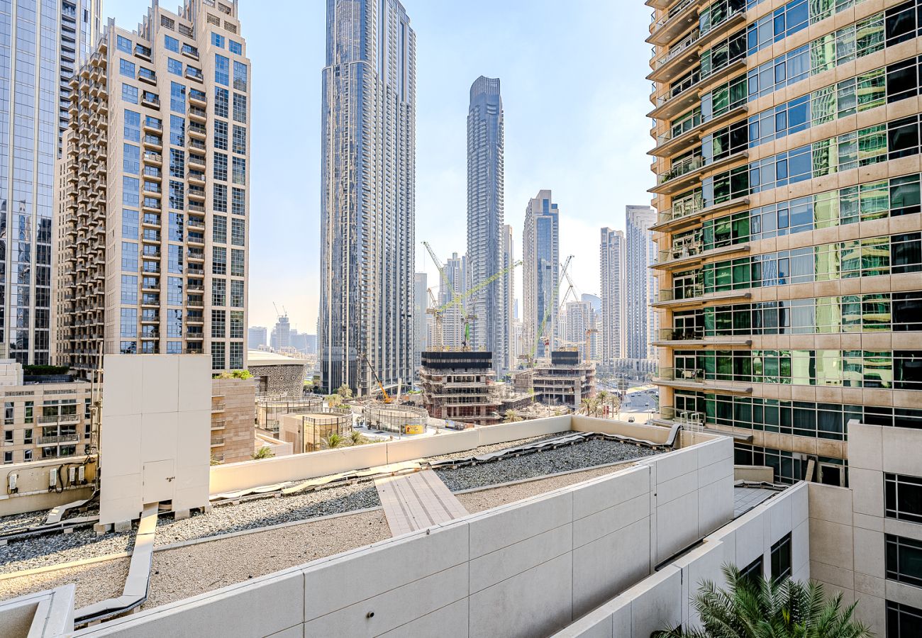 Apartment in Dubai - Stylish 2-Bedroom Apartment with Iconic Views | The Lofts, Downtown Dubai