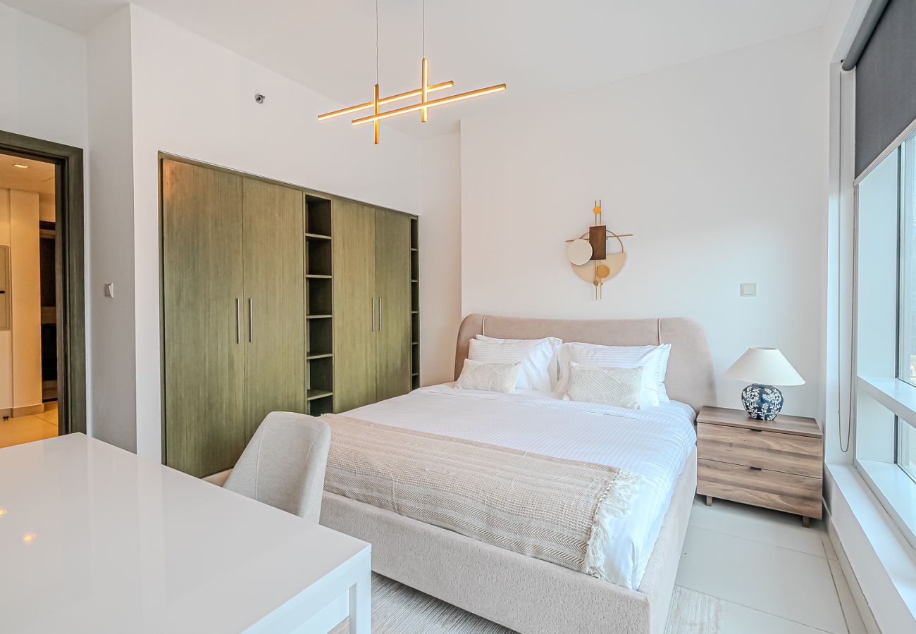 Apartment in Dubai - Stylish 2-Bedroom Apartment with Iconic Views | The Lofts, Downtown Dubai
