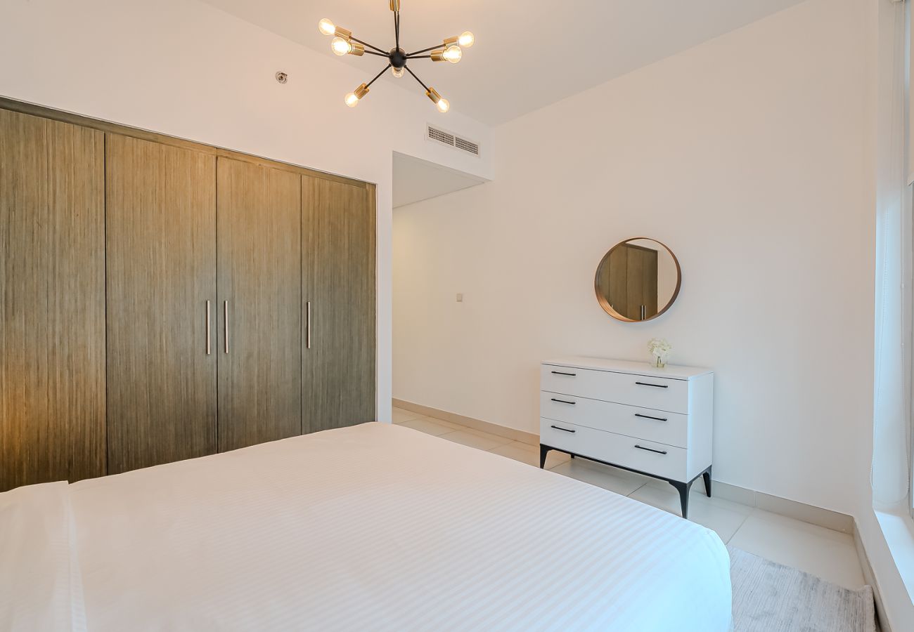 Apartment in Dubai - Stylish 2-Bedroom Apartment with Iconic Views | The Lofts, Downtown Dubai