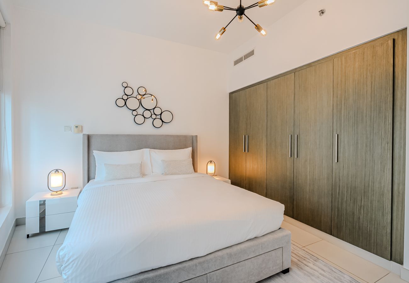 Apartment in Dubai - Stylish 2-Bedroom Apartment with Iconic Views | The Lofts, Downtown Dubai