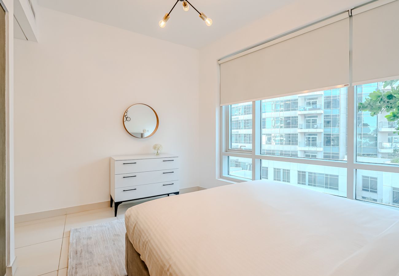 Apartment in Dubai - Stylish 2-Bedroom Apartment with Iconic Views | The Lofts, Downtown Dubai