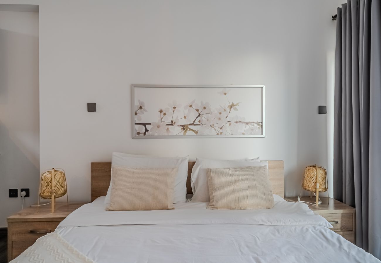 Apartment in Dubai - Studio Apartment near Burj Khalifa