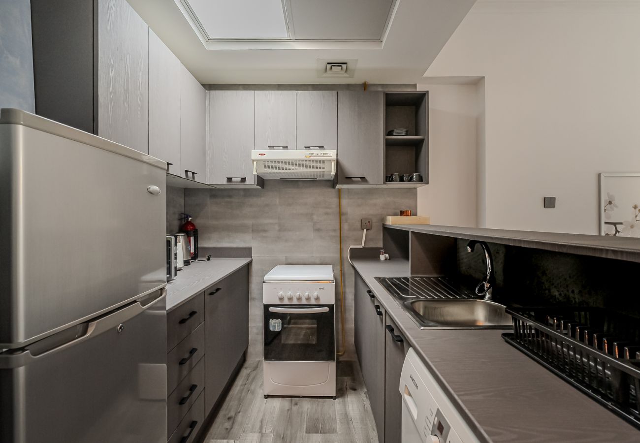 Apartment in Dubai - Studio Apartment near Burj Khalifa