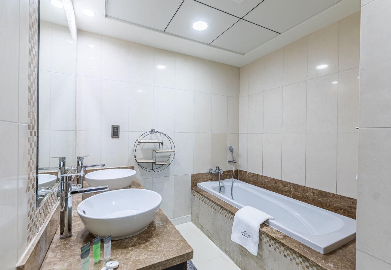 Apartment in Dubai - Renovated 3BDR in Palm Jumeirah