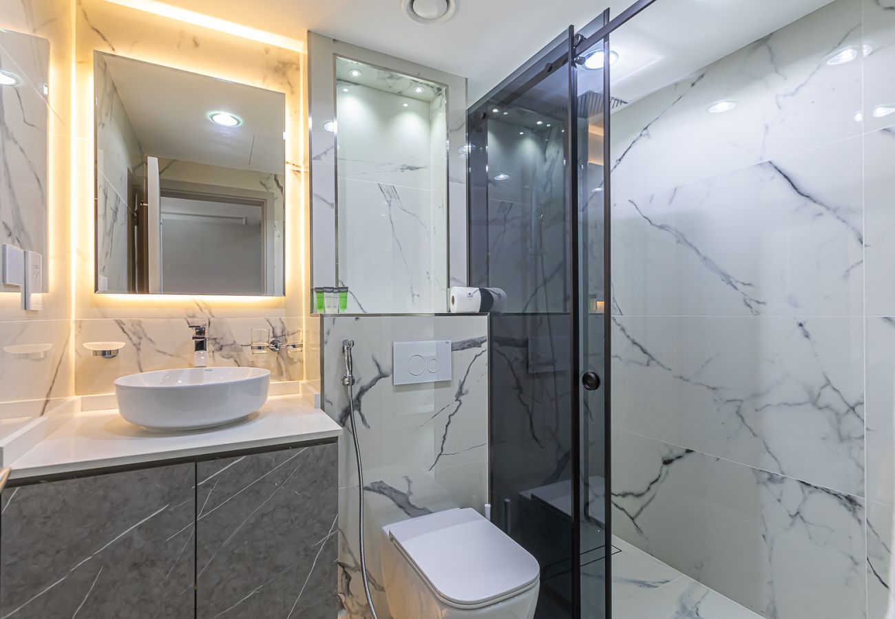 Apartment in Dubai - Chic & Functional 2-Bedroom Apartment in 29 Boulevard, Downtown Dubai