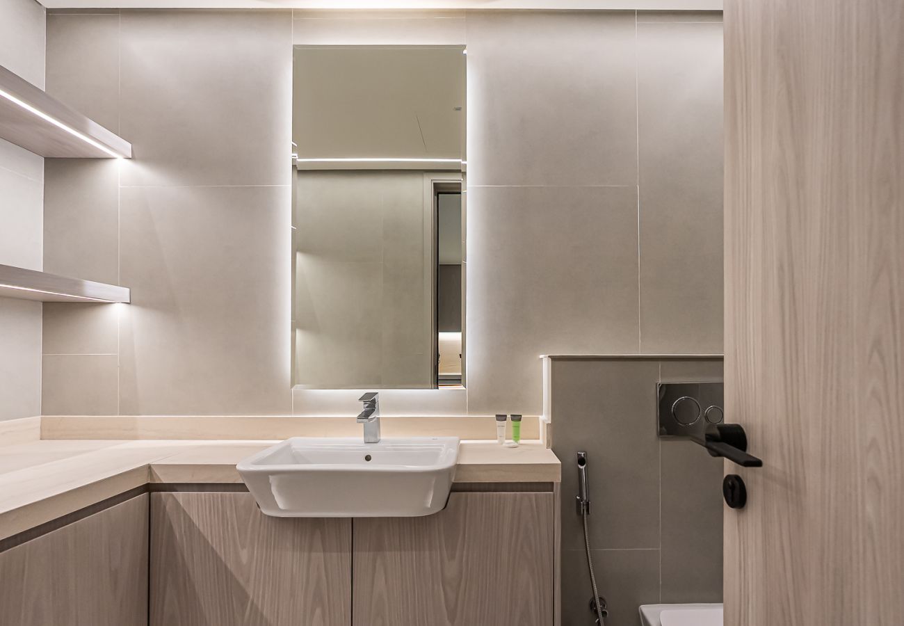 Apartment in Dubai - Modern Chic 1BR | Cozy & Stylish Home in Concept 7 – JVC