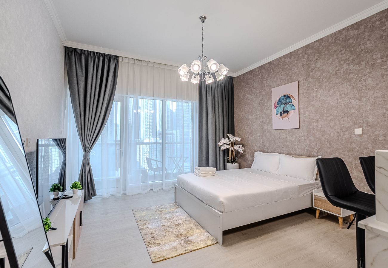 Apartment in Dubai - Stylish Studio apartment in Downtown Dubai I Burj Al Nujoom