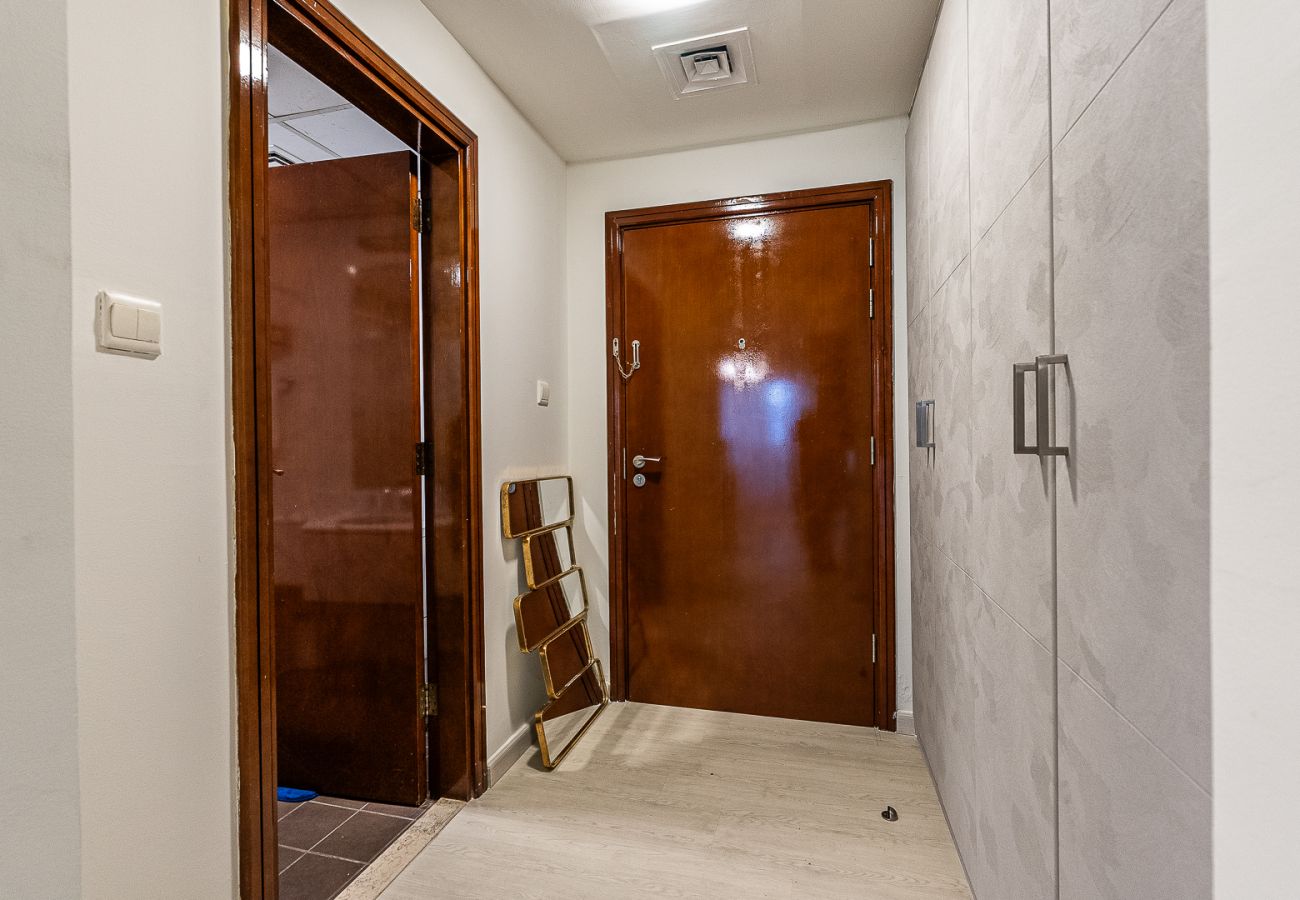 Apartment in Dubai - Stylish Studio apartment in Downtown Dubai I Burj Al Nujoom