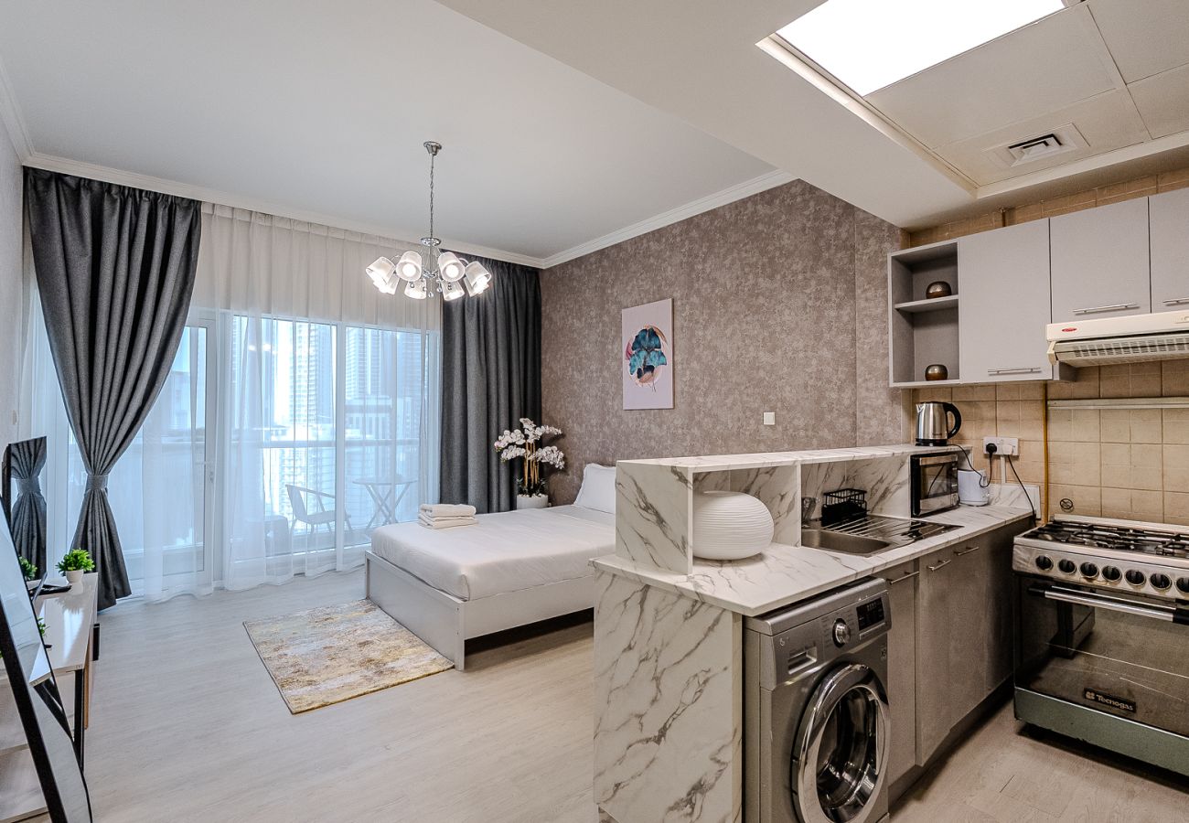Apartment in Dubai - Stylish Studio apartment in Downtown Dubai I Burj Al Nujoom