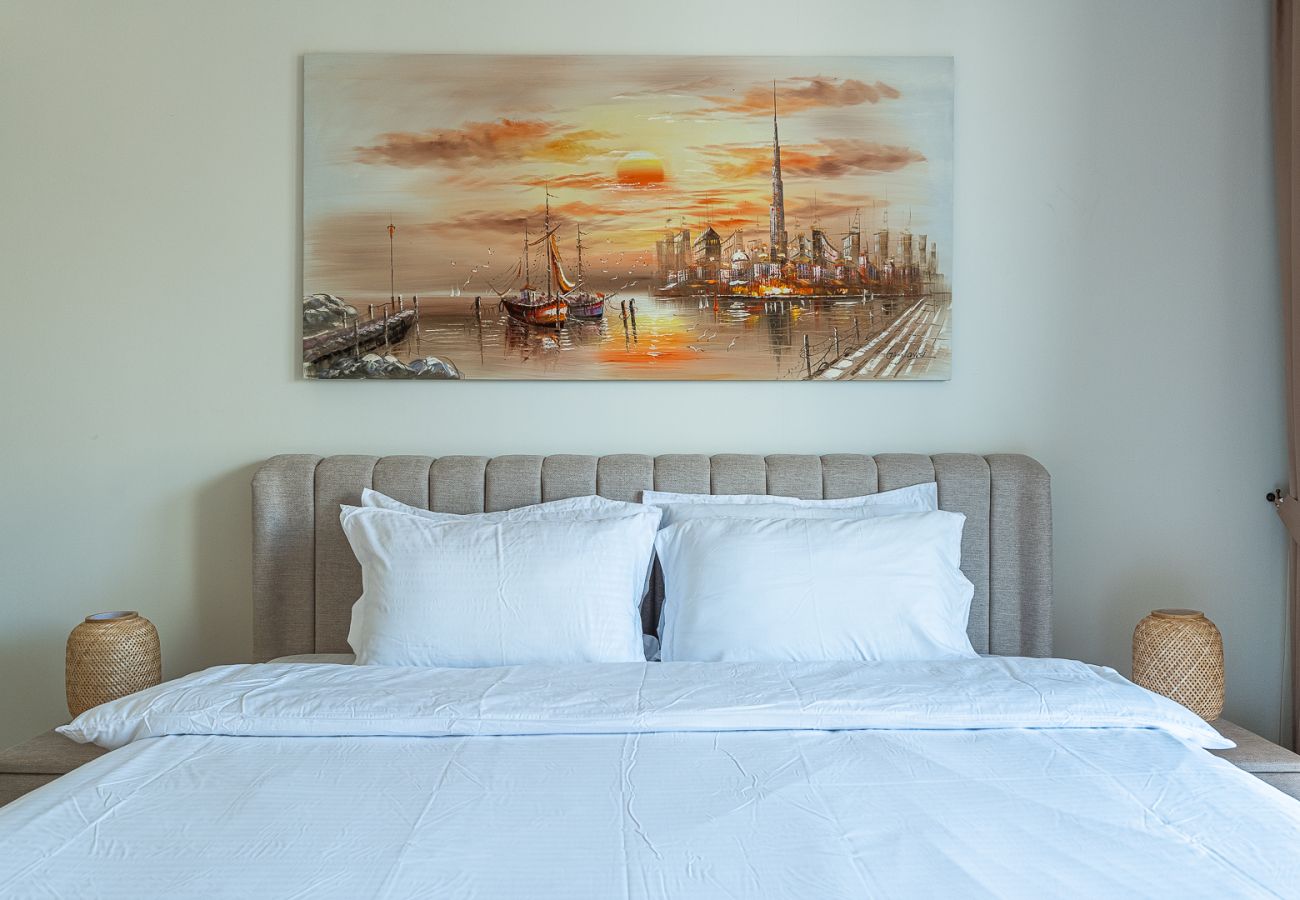 Apartment in Dubai - Modern & Spacious 1-Bedroom Apartment in Boulevard Point I Downtown Dubai