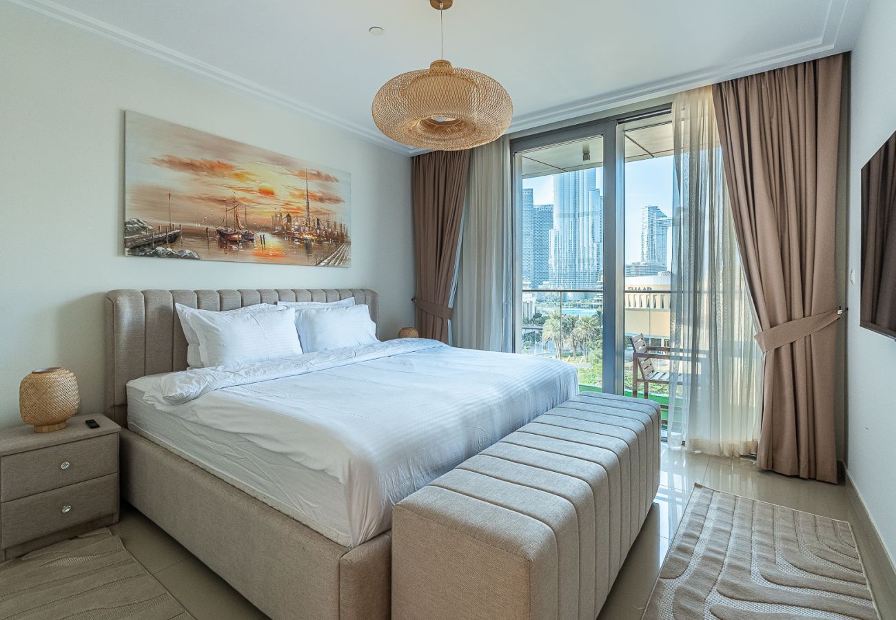 Apartment in Dubai - Modern & Spacious 1-Bedroom Apartment in Boulevard Point I Downtown Dubai