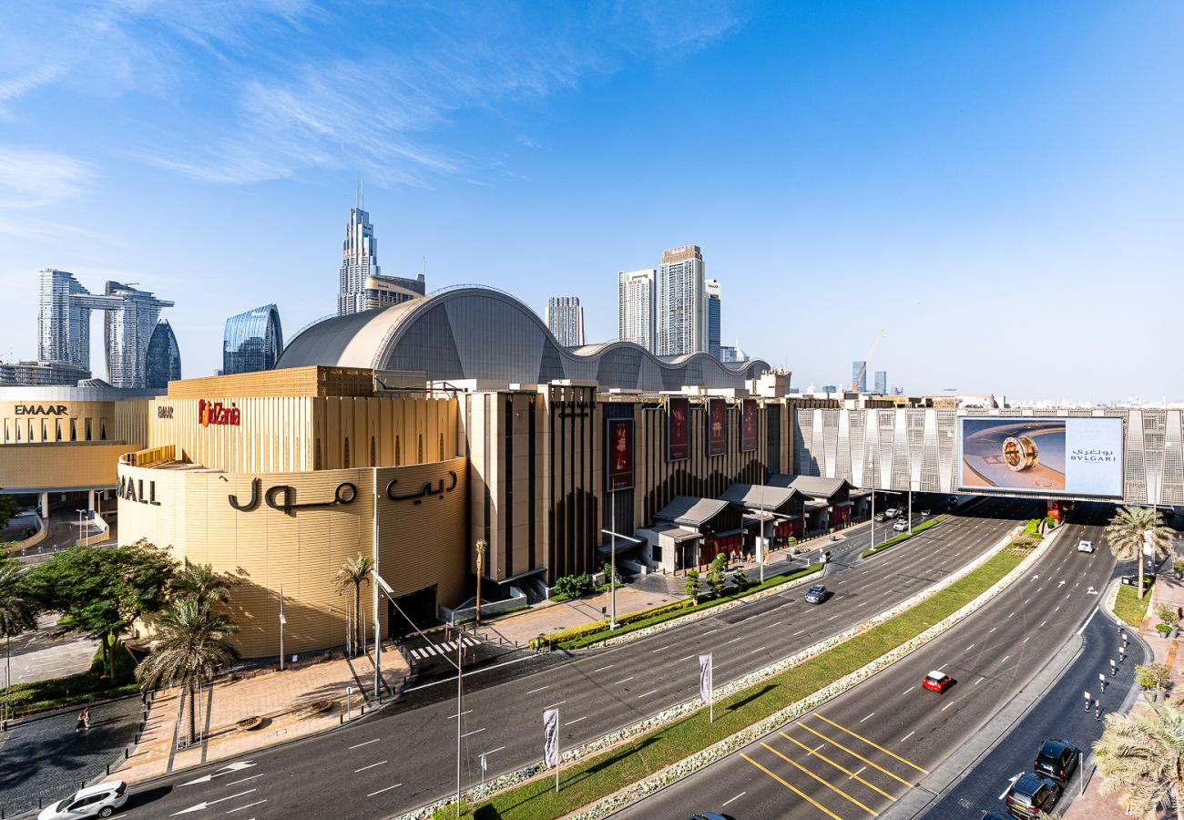 Apartment in Dubai - Modern & Spacious 1-Bedroom Apartment in Boulevard Point I Downtown Dubai