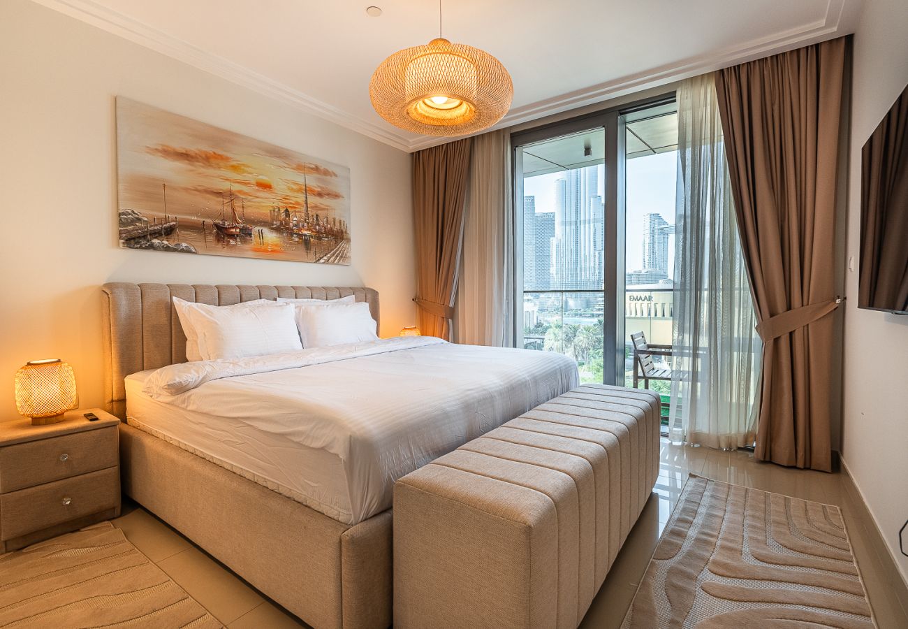 Apartment in Dubai - Modern & Spacious 1-Bedroom Apartment in Boulevard Point I Downtown Dubai