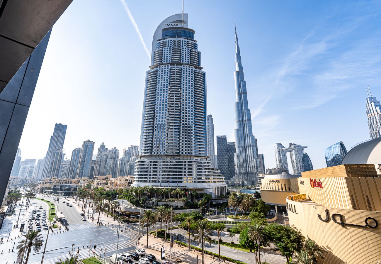 Apartment in Dubai - Modern & Spacious 1-Bedroom Apartment in Boulevard Point I Downtown Dubai