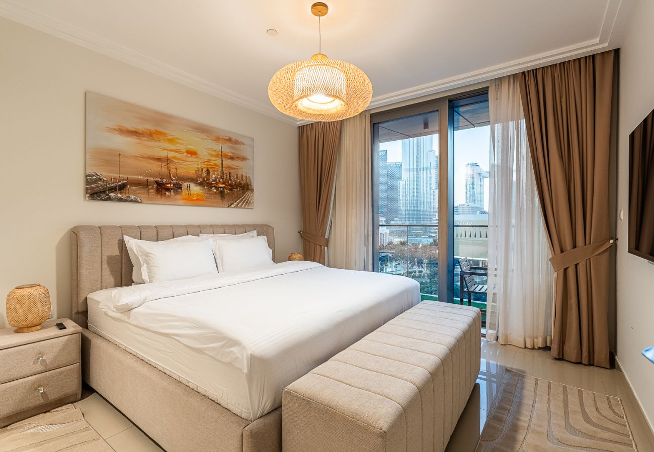 Apartment in Dubai - Modern & Spacious 1-Bedroom Apartment in Boulevard Point I Downtown Dubai