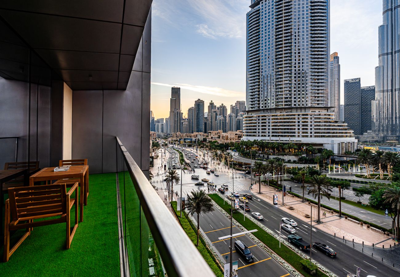 Apartment in Dubai - Modern & Spacious 1-Bedroom Apartment in Boulevard Point I Downtown Dubai