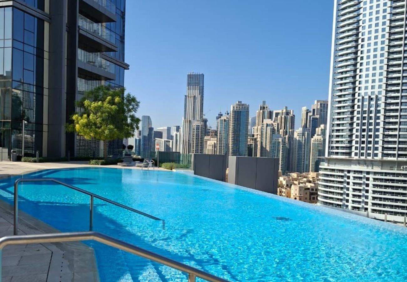 Apartment in Dubai - Modern & Spacious 1-Bedroom Apartment in Boulevard Point I Downtown Dubai