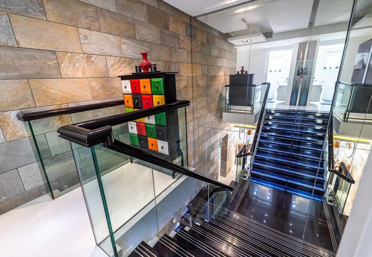 Вилла на Dubai -  Luxury Villa in The Springs with Private Garden 