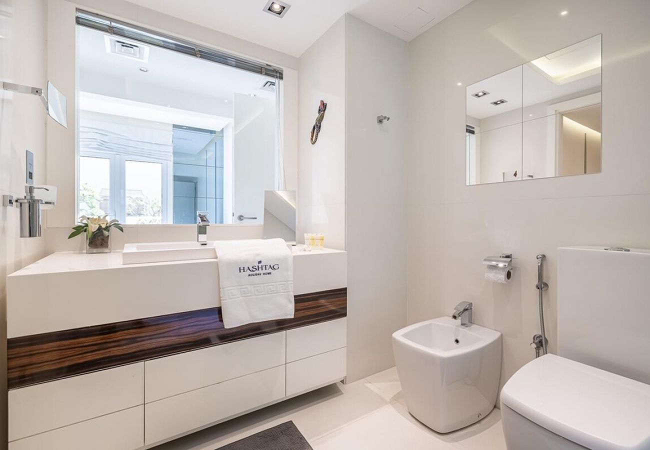 Вилла на Dubai -  Luxury Villa in The Springs with Private Garden 