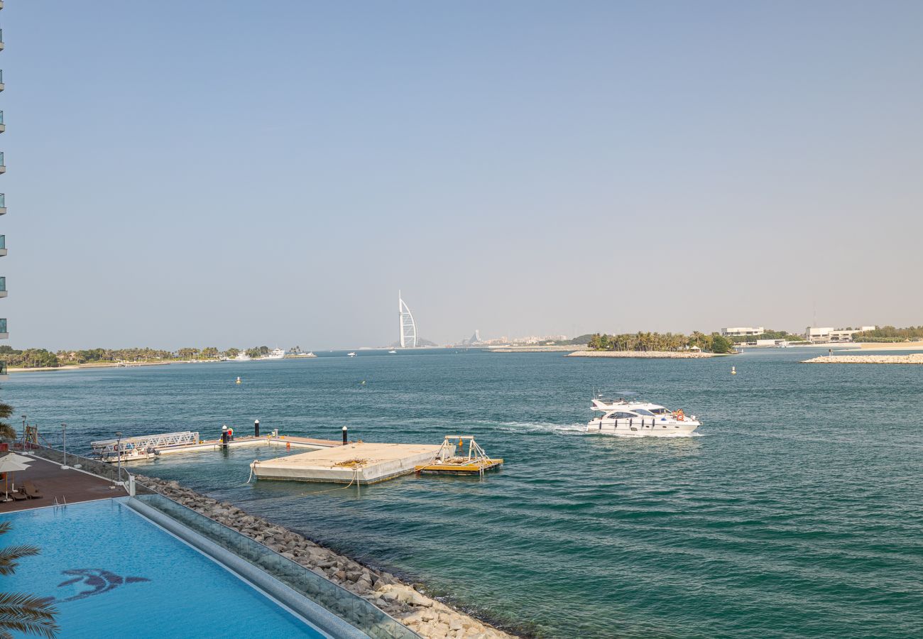 Апартаменты на Dubai - 117 / 2BDR + maid room / Sea view /Beach access  