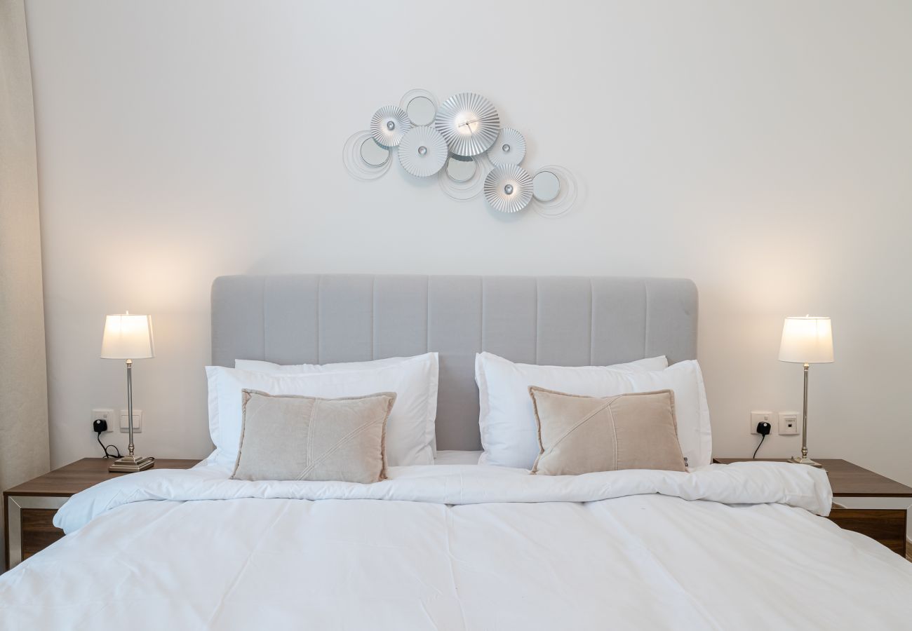 Апартаменты на Dubai - Spacious  3BDR + maid room / Business Bay /Noora Tower 