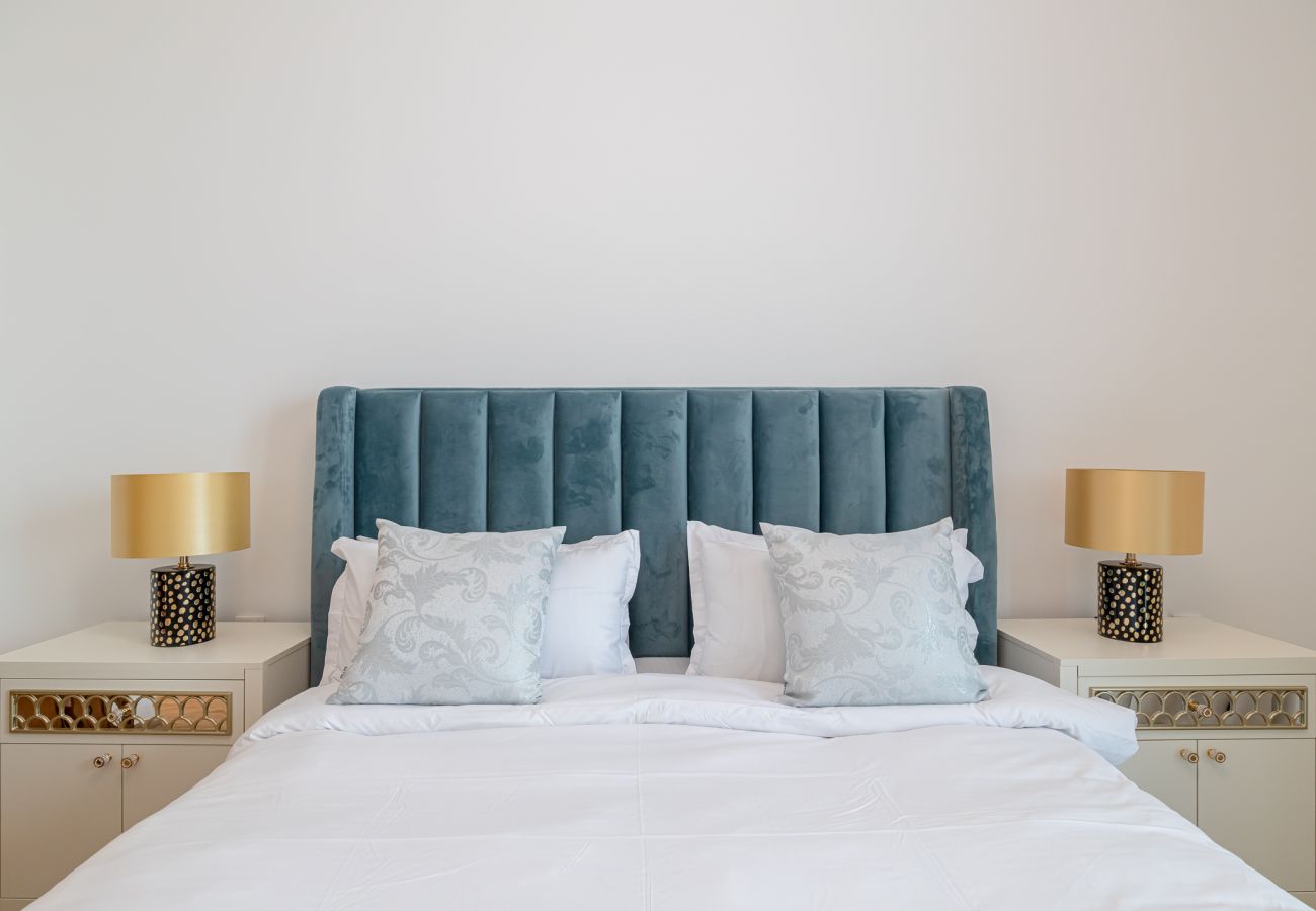 Апартаменты на Dubai - Spacious  3BDR + maid room / Business Bay /Noora Tower 