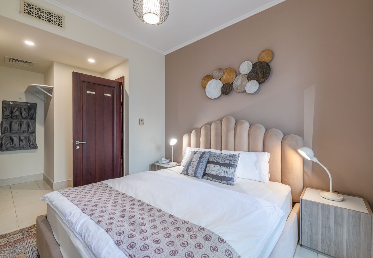 Апартаменты на Dubai - Beautiful 1 Bedroom Apartment/Close to Dubai Mall