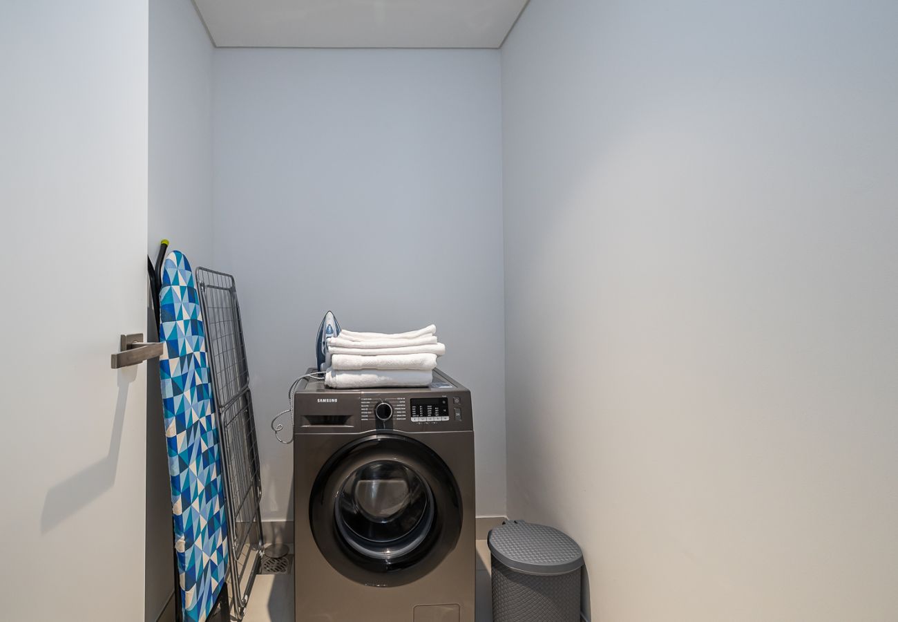 Апартаменты на Dubai - Chic 1-Bedroom Apartment with Stunning Views in La Mer