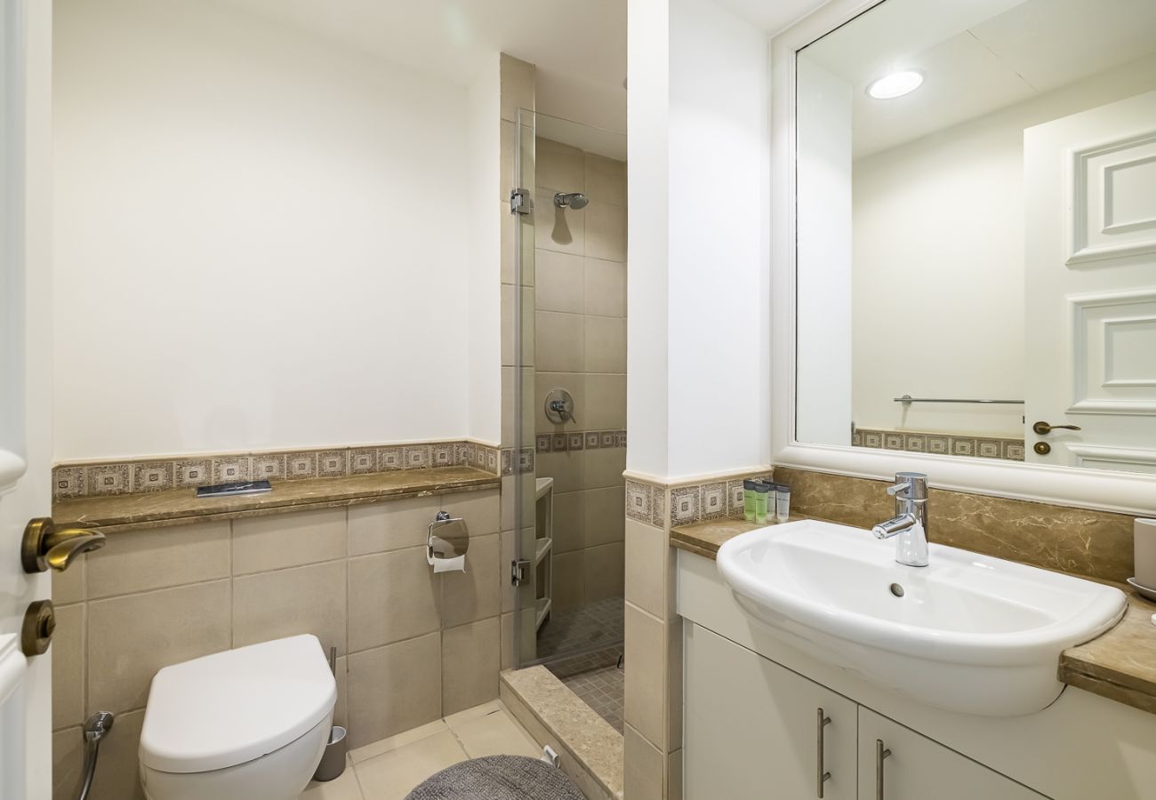 Апартаменты на Dubai - Spacious 2-Bedroom Apartment with Balcony on The Palm – Golden Mile 509 