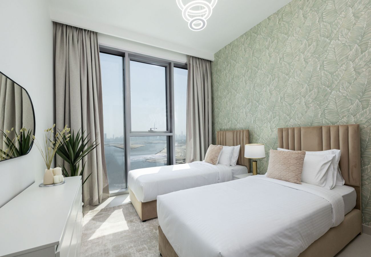 Апартаменты на Dubai - Luxurious 2-Bedroom Apartment with Burj Khalifa & Waterfront Views 