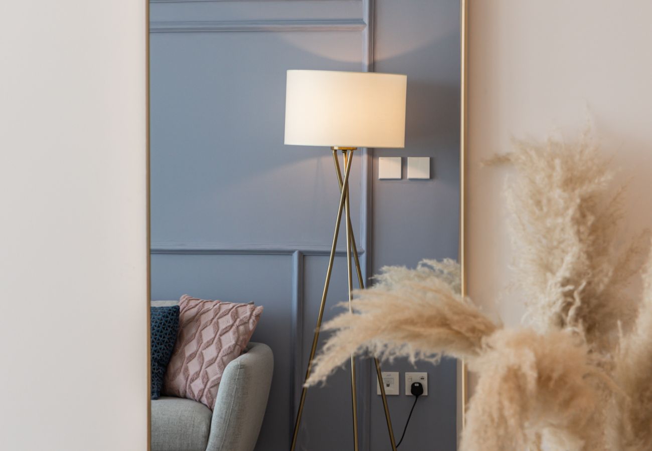 Апартаменты на Dubai - Luxurious 2-Bedroom Apartment with Burj Khalifa & Waterfront Views 