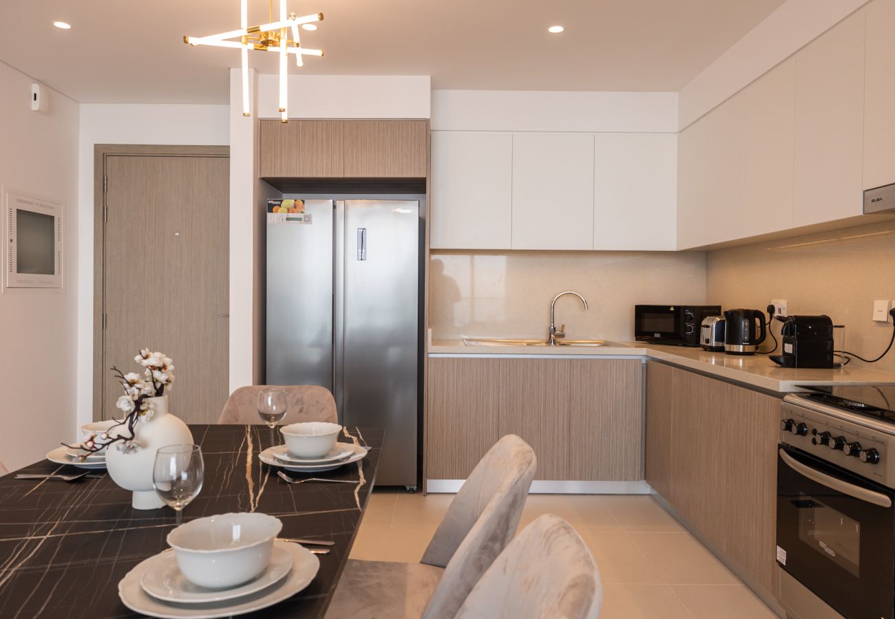 Апартаменты на Dubai - Luxurious 2-Bedroom Apartment with Burj Khalifa & Waterfront Views 