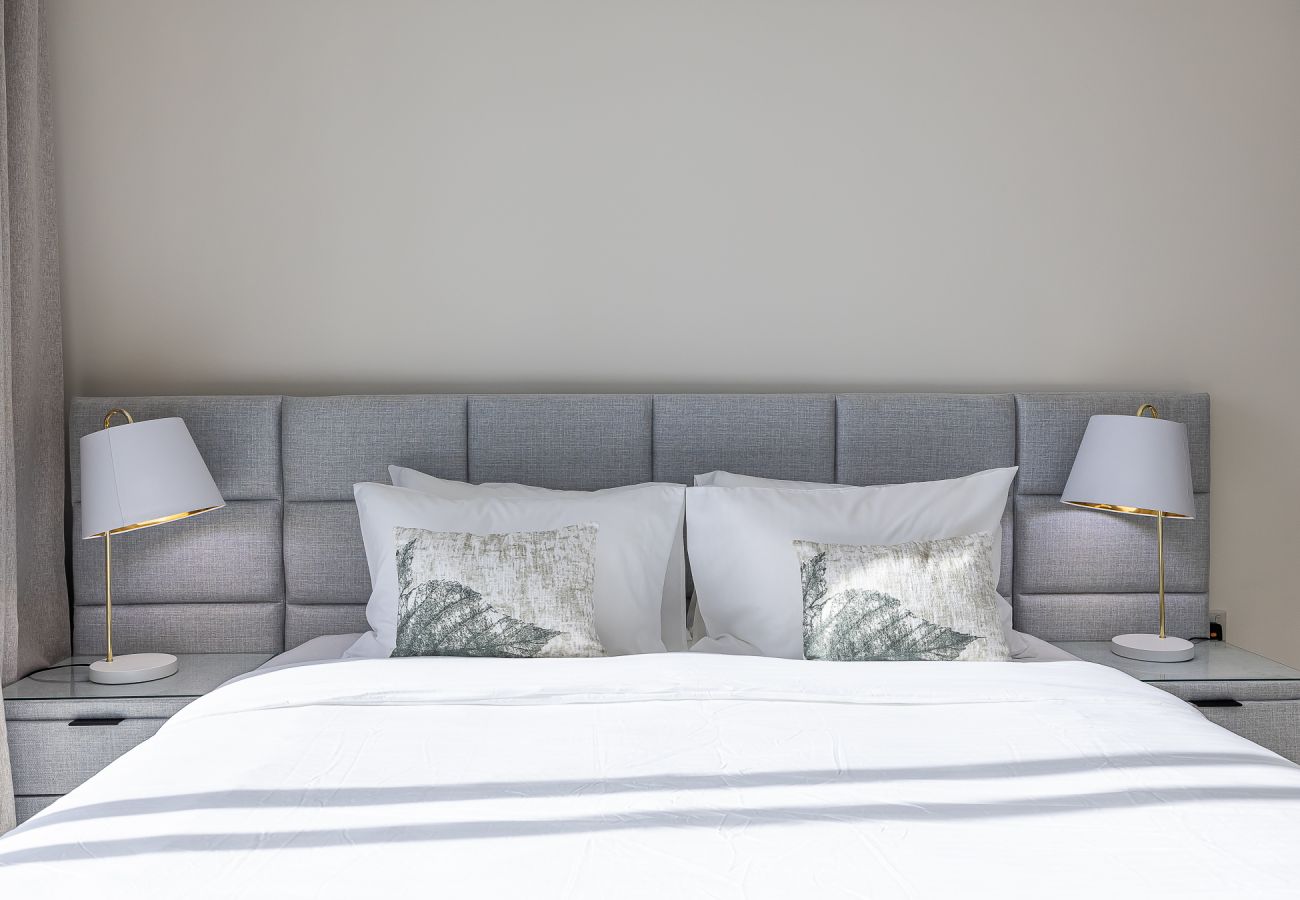 Апартаменты на Dubai - Spacious 3-Bedroom Apartment with Stunning Downtown City Views