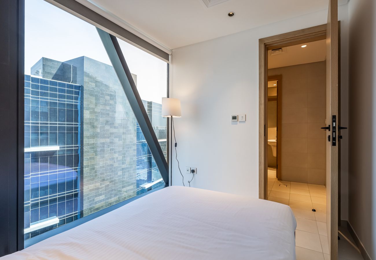 Апартаменты на Dubai - Spacious 3-Bedroom Apartment with Maid’s Room & Burj Khalifa Views – Business Bay