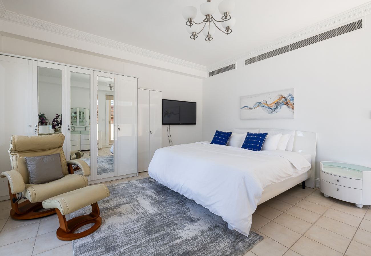 Вилла на Dubai - Spacious 5BDR Villa in Dubai Marina I Waterfront 