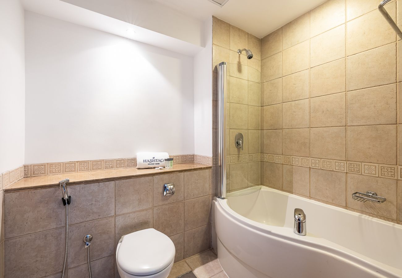 Вилла на Dubai - Spacious 5BDR Villa in Dubai Marina I Waterfront 