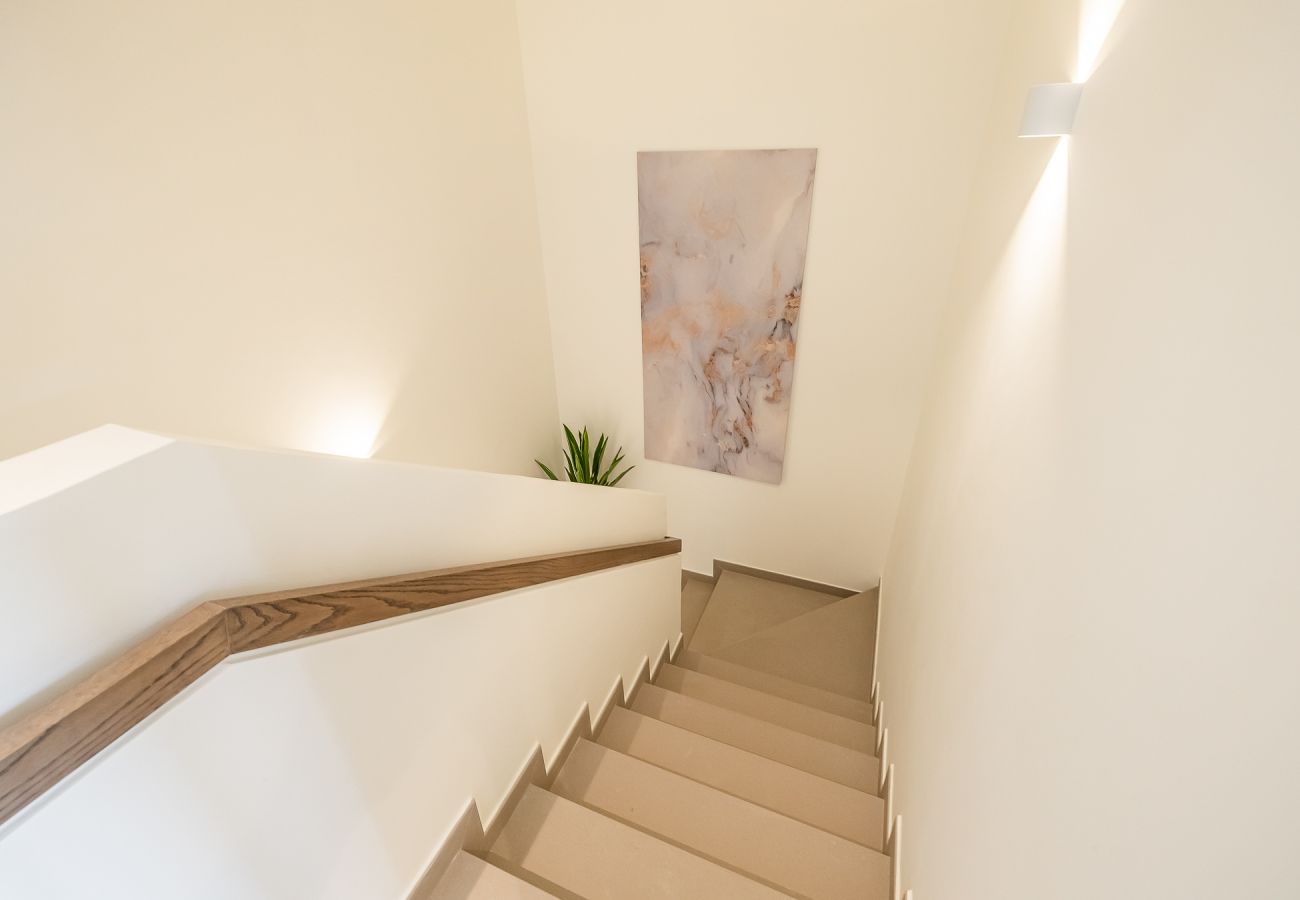 Таунхаус на Dubai - Elegant villa with 3 BDR I Maid Room I Garden /B51