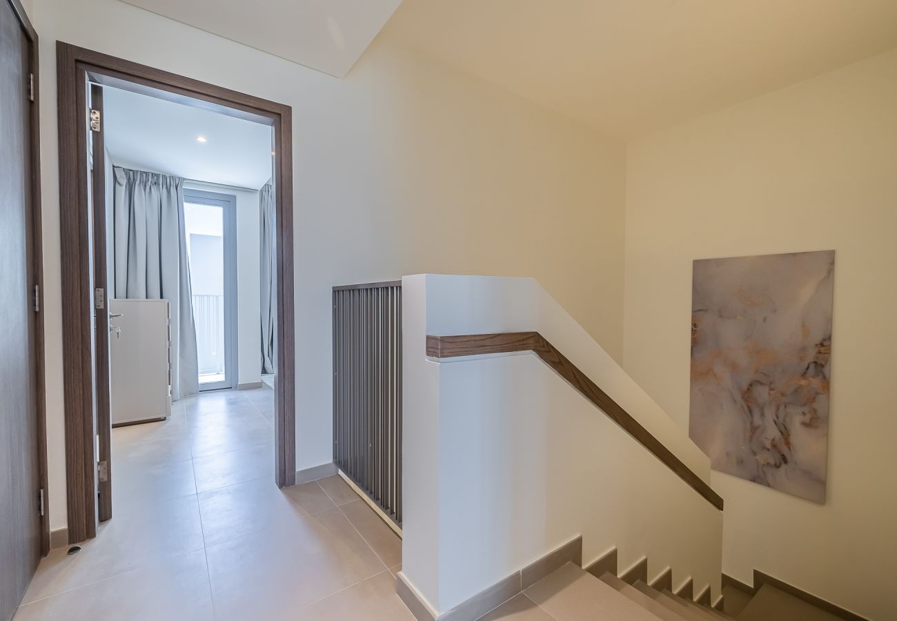 Таунхаус на Dubai - Elegant villa with 3 BDR I Maid Room I Garden /B51