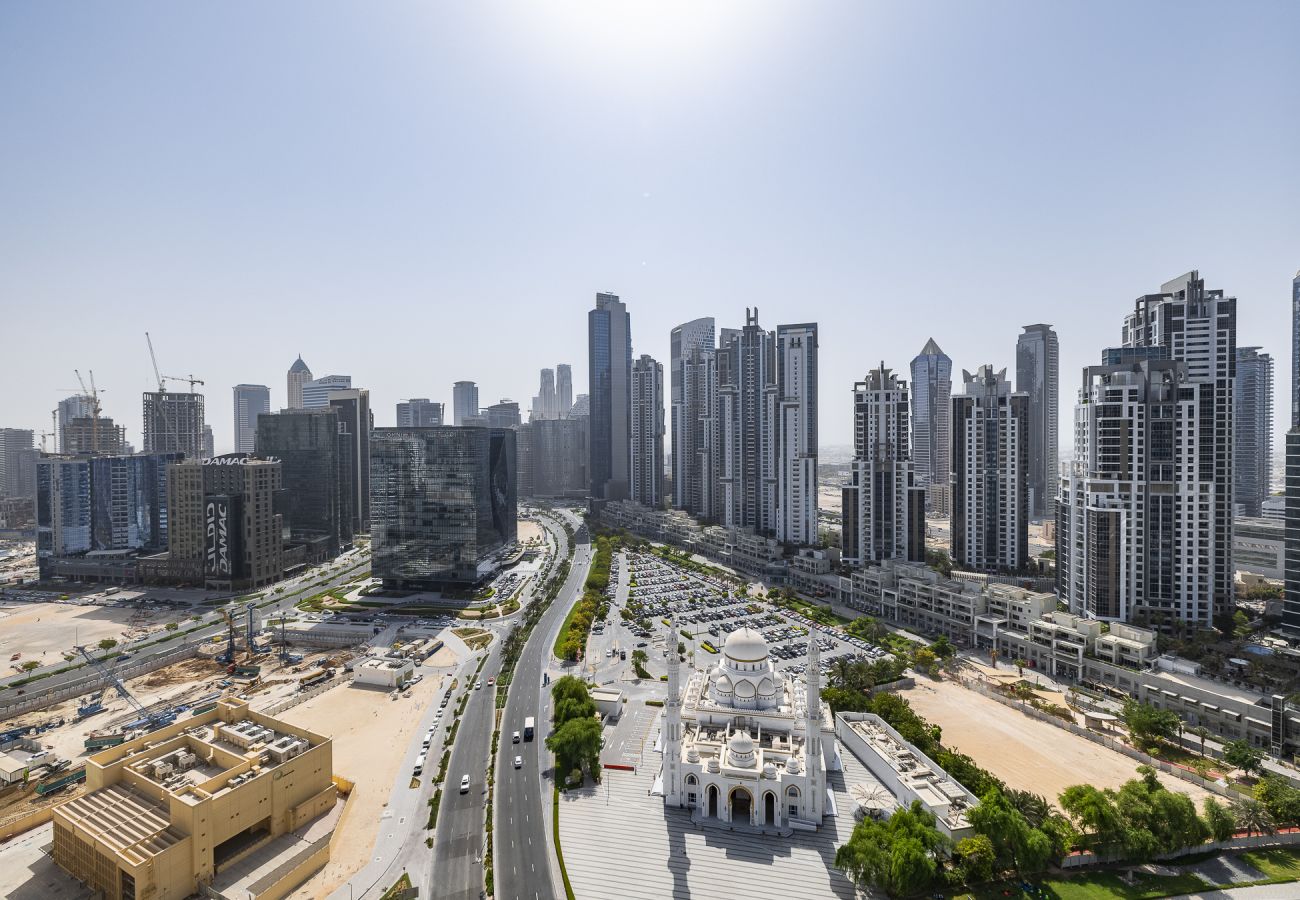 Апартаменты на Dubai - Studio Next to Burj Khalifa / Large Balcony With City View