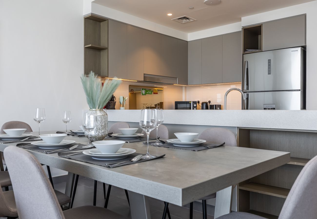 Апартаменты на Dubai - Elegant 3-Bedroom Apartment with Maid’s Room in Creek Gate – Dubai Creek Harbour
