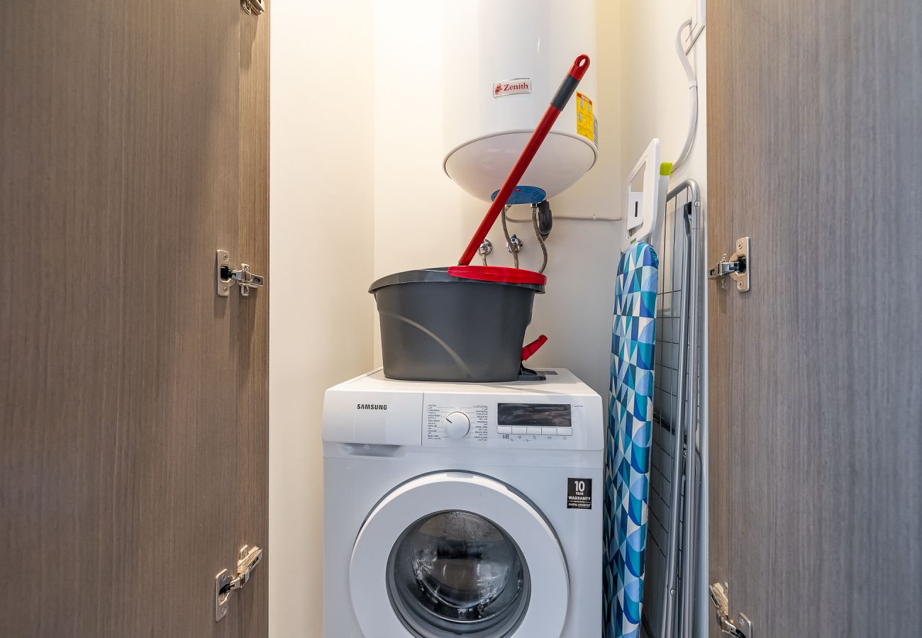 Апартаменты на Dubai - Elegant 3-Bedroom Apartment with Maid’s Room in Creek Gate – Dubai Creek Harbour