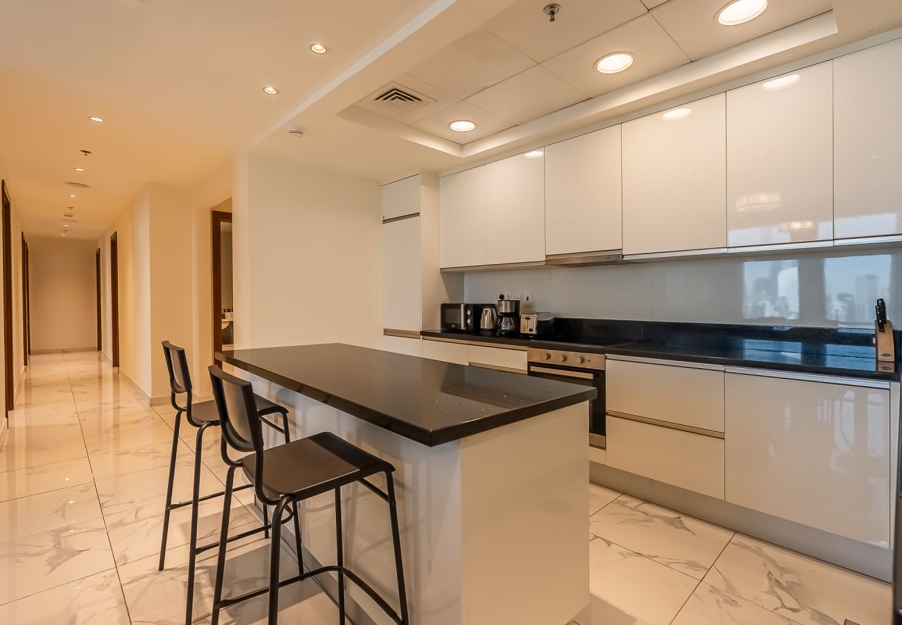 Апартаменты на Dubai - Elegant 3-Bedroom Apartment with Maid’s Room in Noora Tower – Al Habtoor City