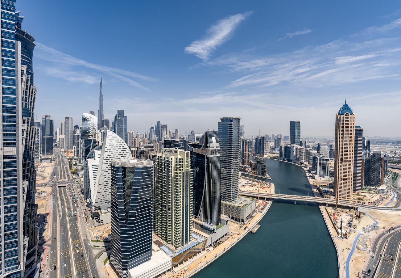 Апартаменты на Dubai - Elegant 3-Bedroom Apartment with Maid’s Room in Noora Tower – Al Habtoor City