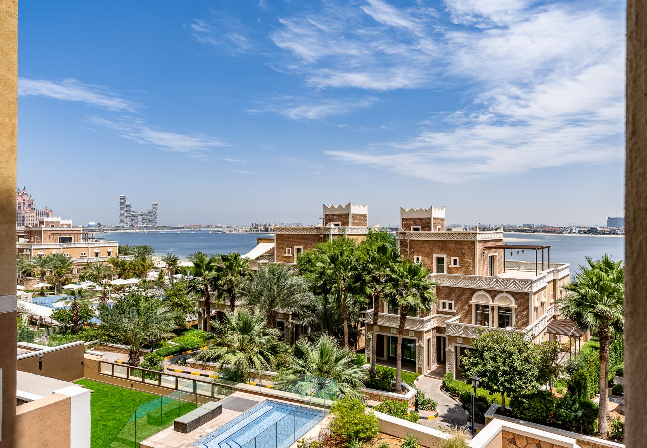 Апартаменты на Dubai - Renovated 4BDR in Palm Jumeirah