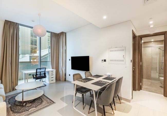 Апартаменты на Dubai - Modern 1BDR Apartment in Creek Vistas / Close to Downtown 