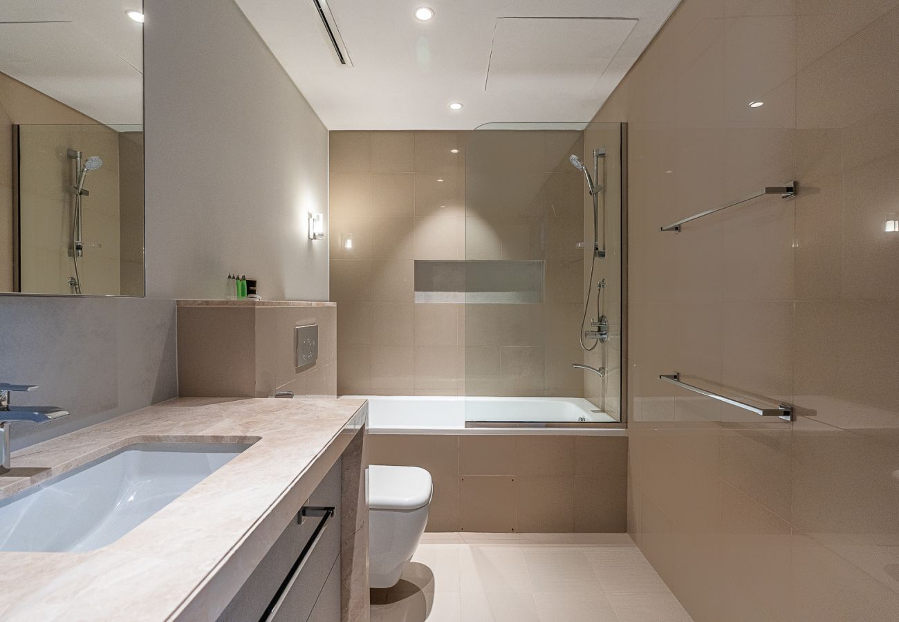 Апартаменты на Dubai - Modern & Spacious 1-Bedroom Apartment in Boulevard Point I Downtown Dubai