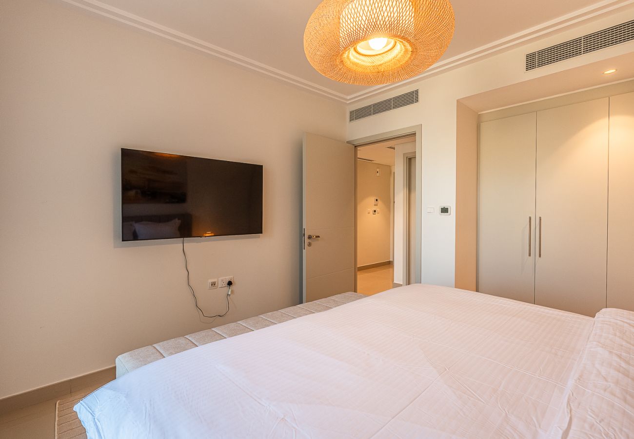 Апартаменты на Dubai - Modern & Spacious 1-Bedroom Apartment in Boulevard Point I Downtown Dubai