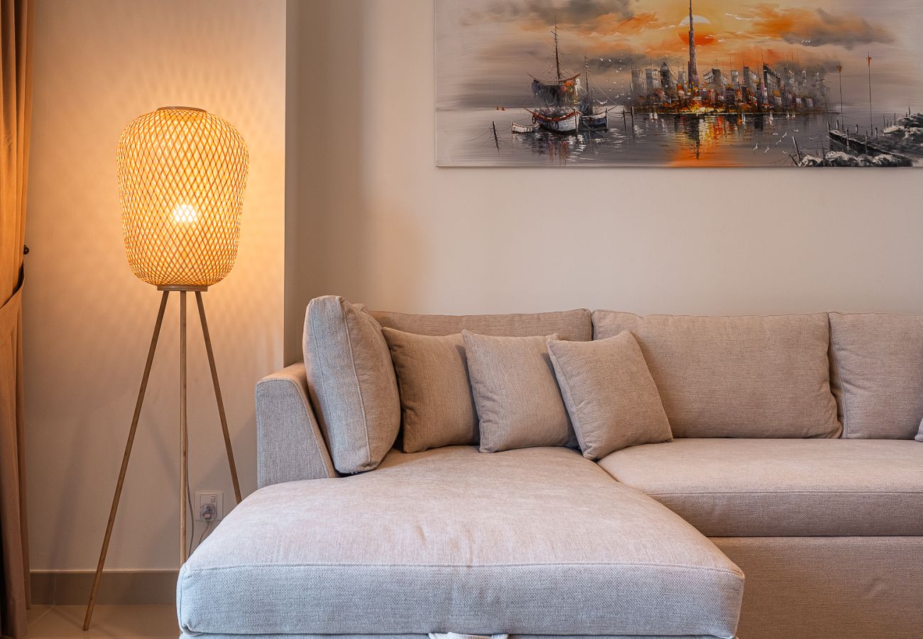 Апартаменты на Dubai - Modern & Spacious 1-Bedroom Apartment in Boulevard Point I Downtown Dubai