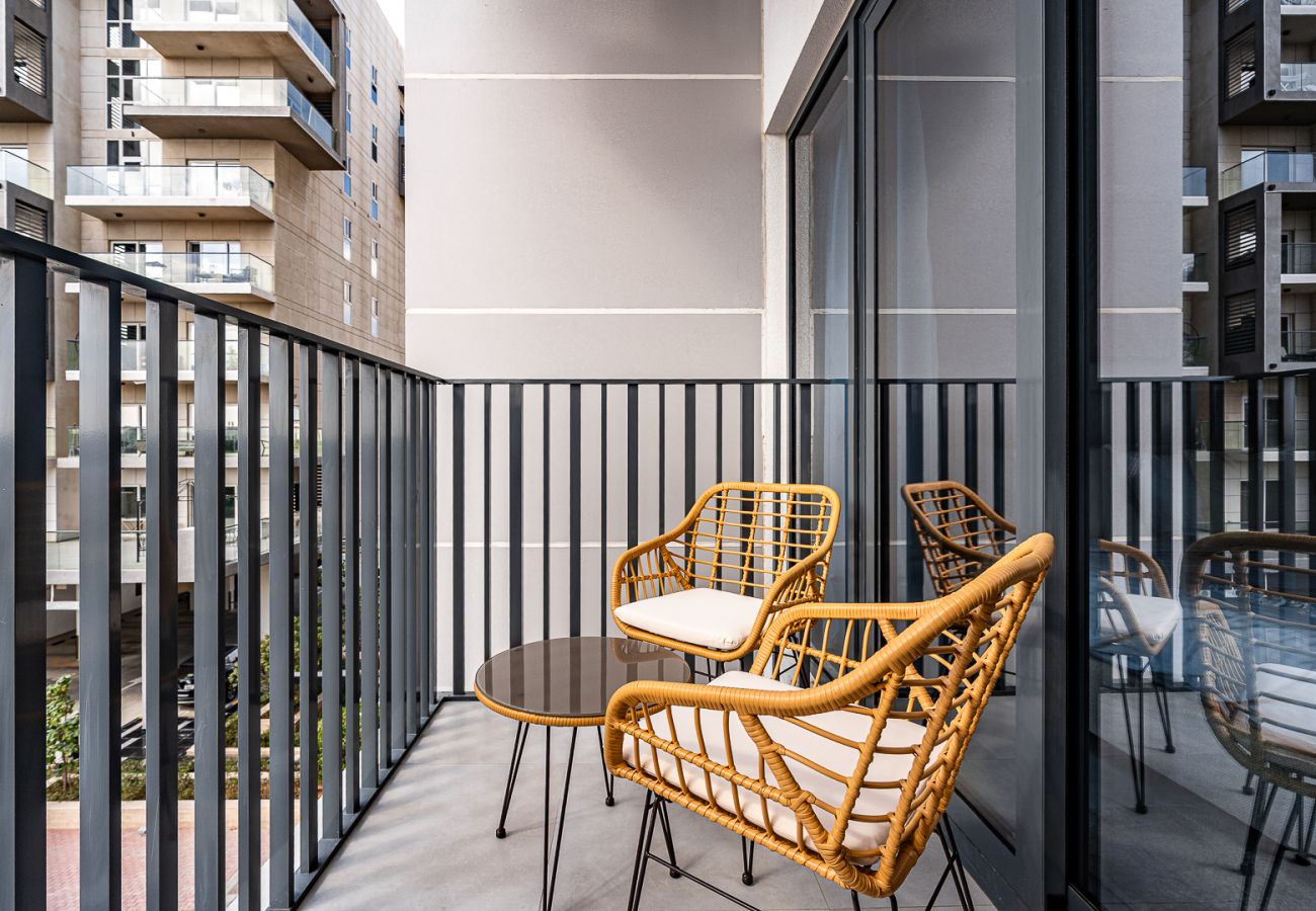 Квартира-студия на Dubai - Exquisite studio apartment in Azizi Mirage